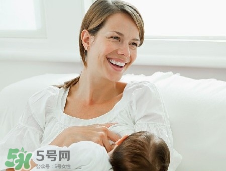 母乳到什么時(shí)候就沒營養(yǎng)了？母乳什么時(shí)候斷最好？