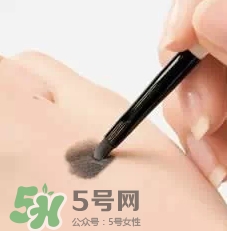 眼線膏和眼線液筆哪個(gè)好用？眼線膏和眼線液新人這樣選擇