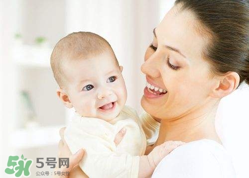 生孩子時(shí)吃什么易助產(chǎn)？生孩子時(shí)吃巧克力