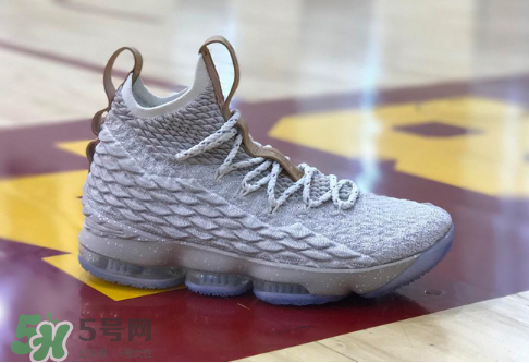 nike lebron 15 ghost什么時(shí)候發(fā)售_多少錢？