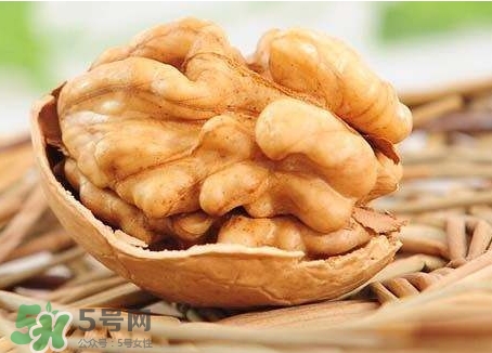 核桃磨成粉還有營養(yǎng)嗎？核桃粉和核桃哪個更好？