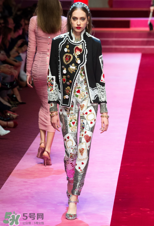 dolce gabbana2018春夏系列服裝怎么樣_好看嗎？