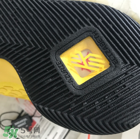 nike kyrie3 mamba mentality怎么樣？歐文3李小龍配色開箱測(cè)評(píng)