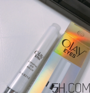 olay水腫消消棒怎么用？olay舒緩眼部走珠筆使用方法