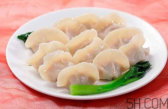 煮餃子開(kāi)鍋煮皮還是餡？煮餃子蓋不蓋鍋蓋？