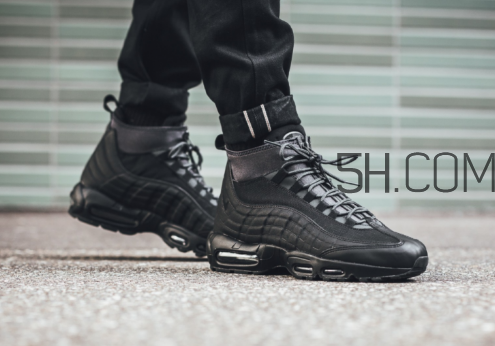 nike air max 95 triple black黑魂配色上腳效果怎么樣？