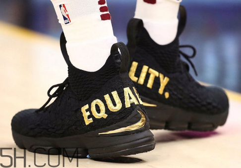 nike lebron 15 equality黑金配色會(huì)發(fā)售嗎？