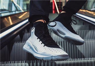 under armour curry 4黑白配色上腳效果怎么樣？