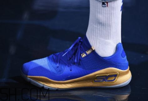 under armour curry 4 low勇士隊(duì)藍(lán)金配色會(huì)發(fā)售嗎？