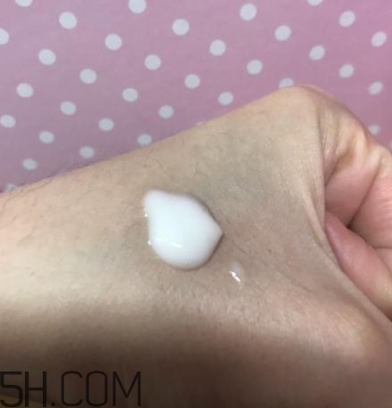 春紀(jì)咖啡醒膚緊致乳好用嗎？春紀(jì)咖啡醒膚緊致乳評測