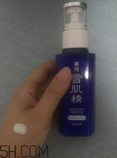 雪肌精盈潤乳液適合油皮嗎？適合夏季嗎？