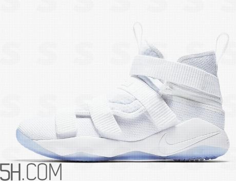 nike lebron soldier 11 flyease士兵11拉鏈版怎么樣？