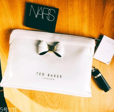 ted baker在中國有專柜嗎？顏值超高還不會撞款的包包