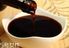 吃深色食物皮膚會變黑嗎？沒有科學(xué)根據(jù)