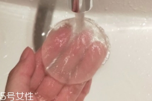 硅膠粉撲怎么清洗？勿用熱水洗