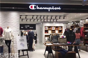 champion的衣服怎么樣？衣柜不能少的基本款