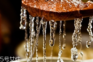 雪燕和銀耳哪個好？其實可以一起食用