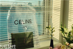 celine塑料袋多少錢？被代購炒翻天塑料包