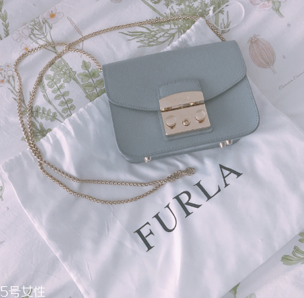 furla包包怎么打開？超百搭的心機包包