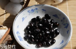 黑豆泡醋用生豆還是熟豆？熟不熟都可以