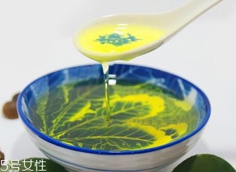 山茶油可以炒菜嗎 炒菜時油煙很少