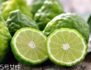 柑橘調(diào)香水好聞嗎？吃了這個(gè)大橘子