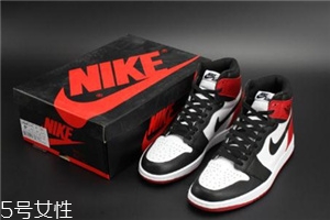 aj 1黑腳趾真假對(duì)比 aj1黑腳趾真品原來(lái)這樣鑒定