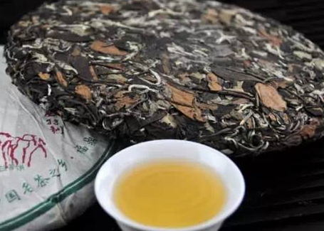 白茶什么時候開始壓餅 白茶新茶還是陳放后壓餅