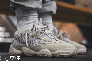 yeezy 500偏碼嗎？yeezy 500鞋碼標(biāo)準(zhǔn)嗎