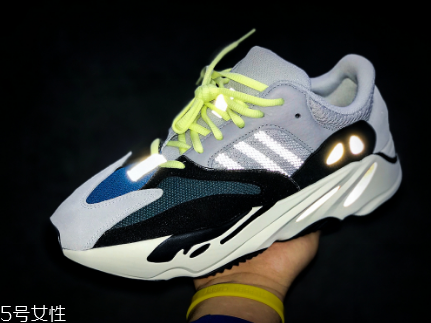 yeezy 700開箱測評 yeezy 700上腳腳感怎么樣