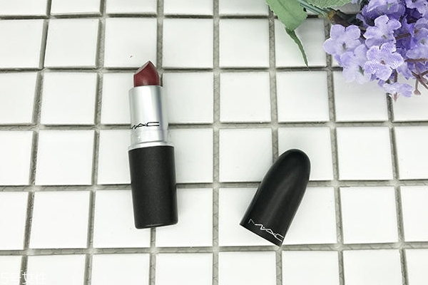 mac brick o la口紅日常嗎？mac brick o la上嘴圖