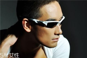 oakley眼鏡多少錢(qián)？歐克利眼鏡正品價(jià)格