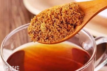 紅糖面膜用什么水稀釋？紅糖面膜用熱水還是冷水泡？