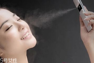 補水噴霧怎么定妝不花妝？補水噴霧的隱藏功能介紹