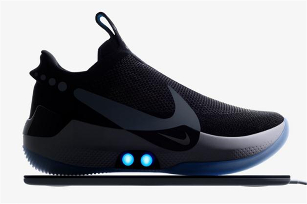 nike adapt bb怎么充電 智能無(wú)線充電