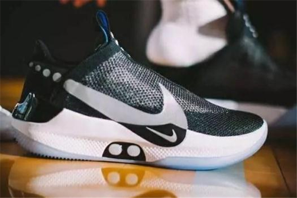 nike adapt bb充一次電能用多久 電池耐用性不錯(cuò)