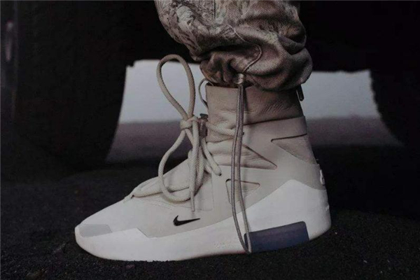 nike air fear of god 1偏碼嗎 碼數(shù)比較正常