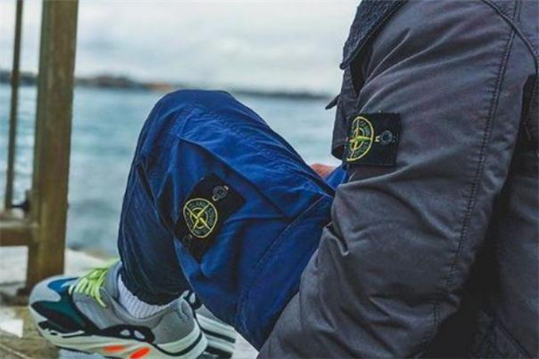 stone island袖標在哪邊 stone island袖標真假鑒定