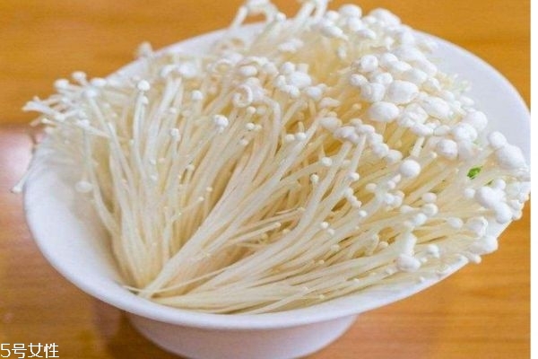 金針菇是一種什么菇 食用金針菇有什么好處