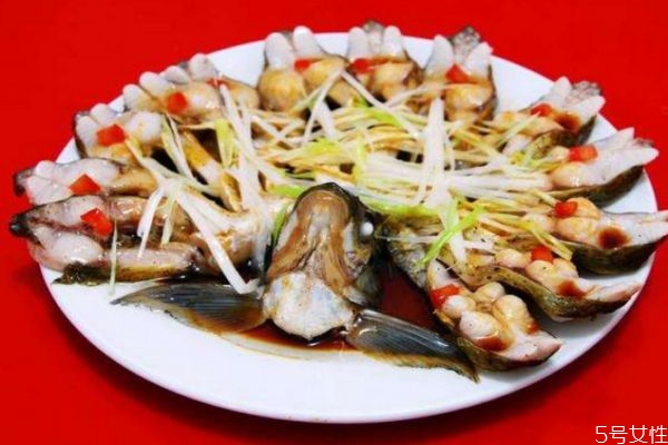 鰱魚有什么營養(yǎng)價值呢 吃鰱魚有什么好處呢