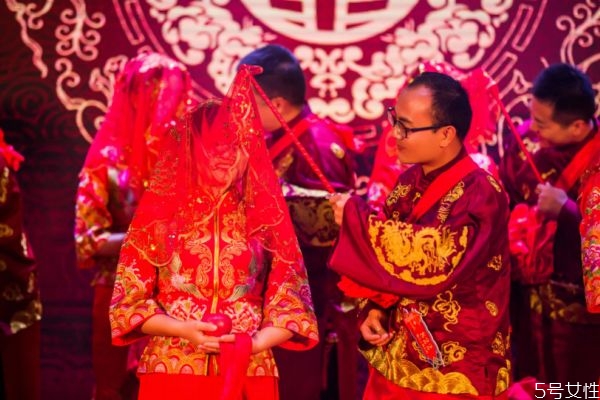 結(jié)婚辦酒席需要準(zhǔn)備什么 辦結(jié)婚酒席提前做哪些準(zhǔn)備