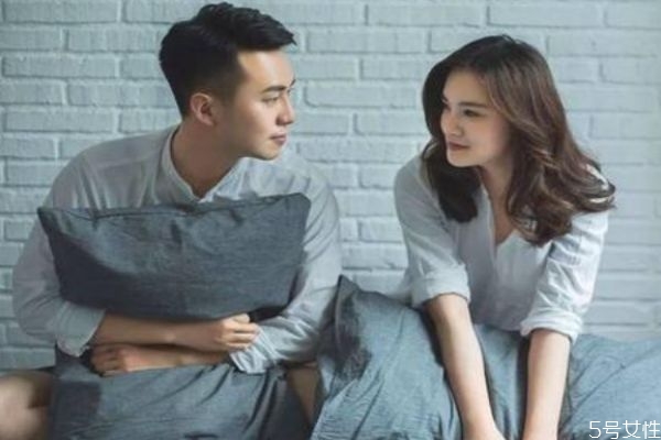 如何讓丈夫依賴(lài)你 婚姻如何提高自己的價(jià)值