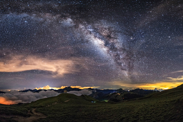 中國空間站邂逅英仙座流星雨 流星雨是如何命名的