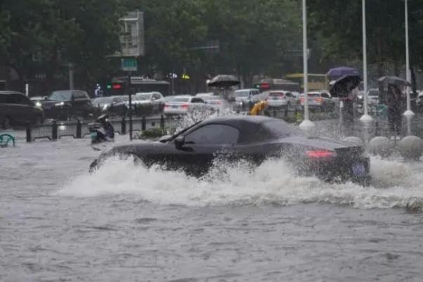 河南本輪強(qiáng)降雨與720暴雨有何不同 暴雨時(shí)在野外怎么辦