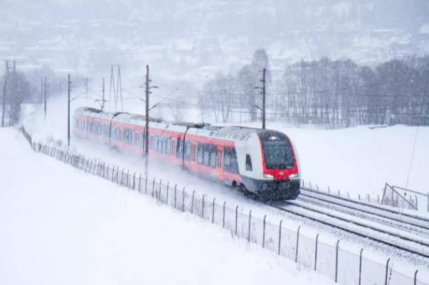 下雪對生活的影響 為什么下雪不冷化雪冷