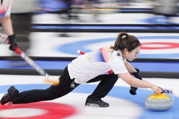 中國(guó)女子冰壺戰(zhàn)勝加拿大隊(duì) 冰壺的刷子起什么作用