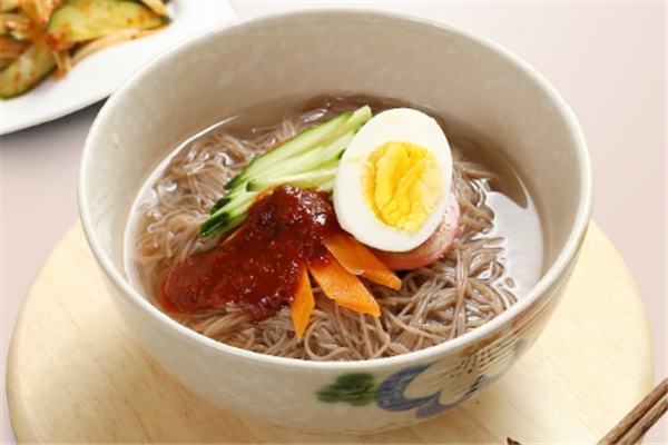 圃美多韓式蕎麥冷面 吃一口就會愛上的清涼美味