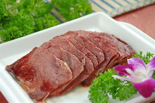 鹵牛肉有營養(yǎng)還是新鮮牛肉有營養(yǎng) 鹵牛肉的營養(yǎng)價(jià)值和功效