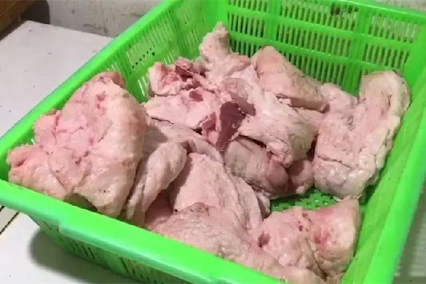 學生質(zhì)疑店家賣淋巴肉被威脅 淋巴肉吃了會怎樣