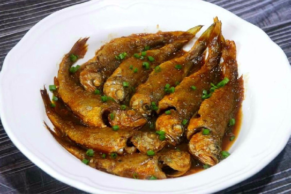 小黃魚(yú)是海鮮嗎 小黃魚(yú)和黃花魚(yú)一樣嗎